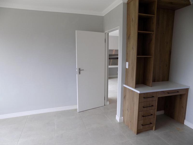 3 Bedroom Property for Sale in Fraaiuitsig Western Cape